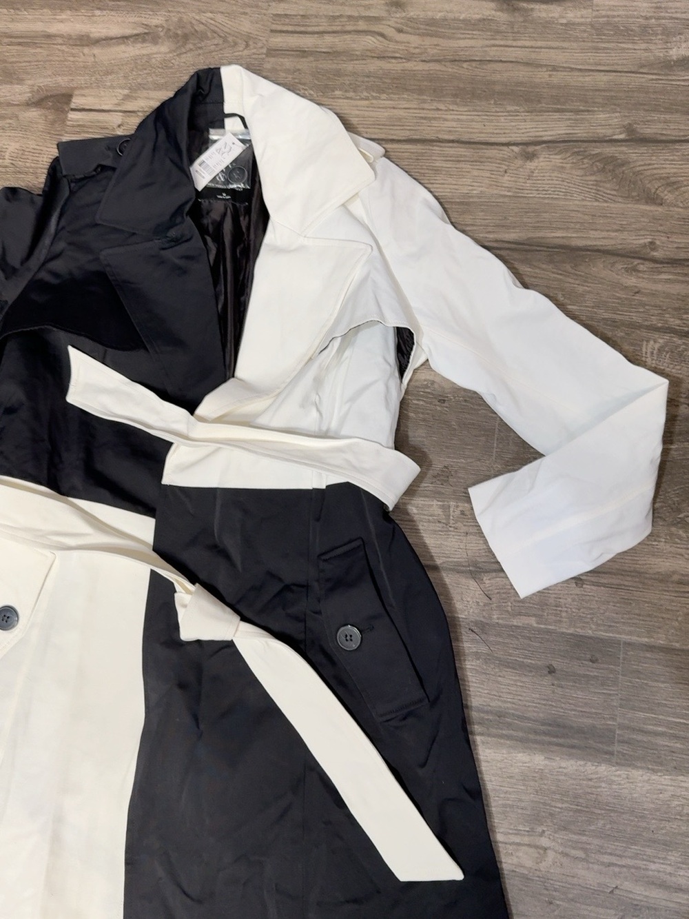 NWT New York & Company Black White Colorblock Belted Trench Coat M - Picture 4 of 10